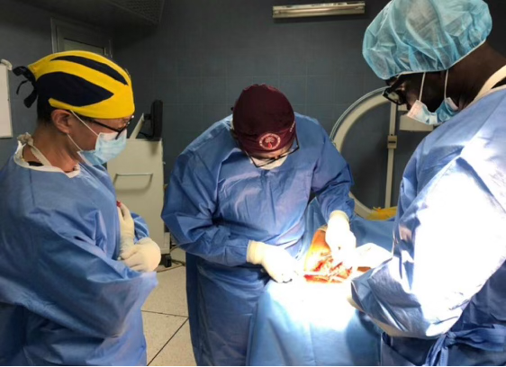 Dr. Jaimo Ahn, Chief of Orthopedic Trauma, University of Michigan, teaches David Kokor